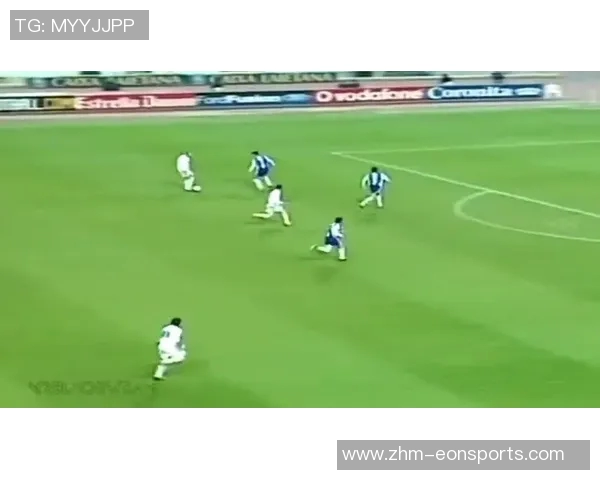 人与足球的情感交织:探讨足球如何塑造人际关系与社会文化 人与足球的情感交织:探讨足球如何塑造人际关系与社会文化