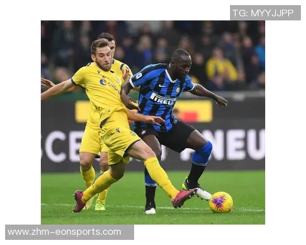 足球比赛开始的激动时刻球迷欢呼声中见证精彩对决与激情碰撞 足球比赛开始的激动时刻球迷欢呼声中见证精彩对决与激情碰撞